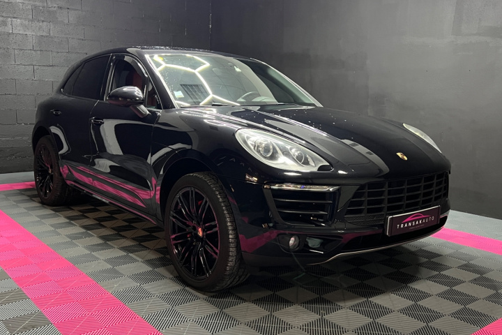 PORSCHE MACAN