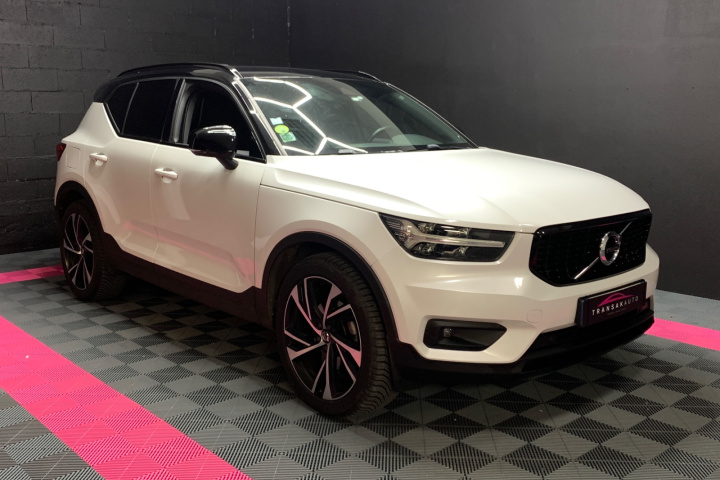 VOLVO XC40