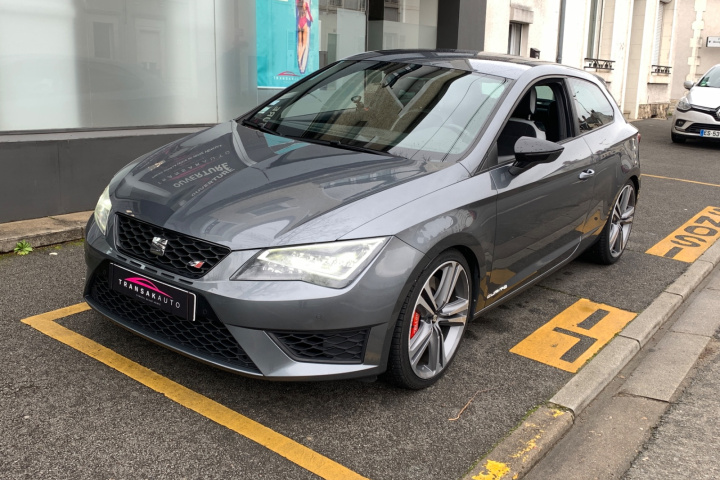 SEAT LEON