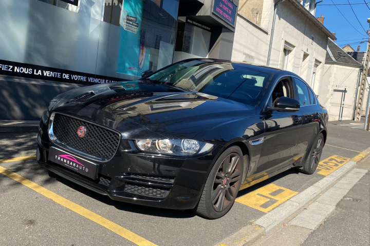 JAGUAR XE
