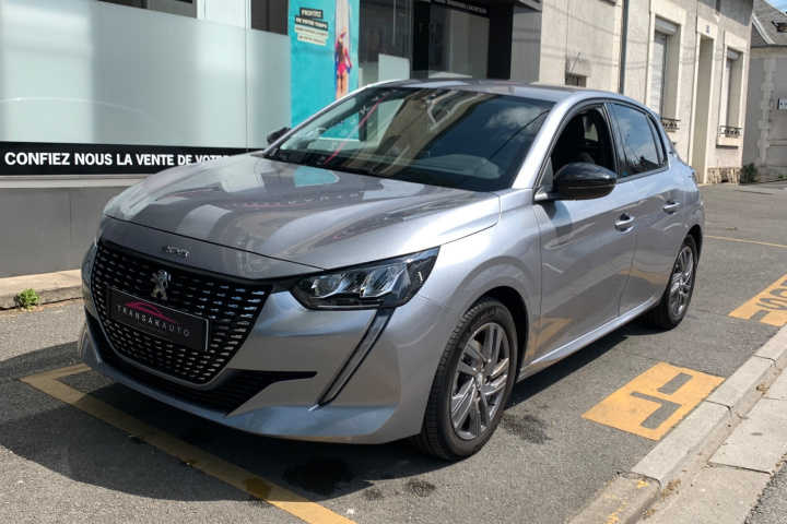 PEUGEOT 208