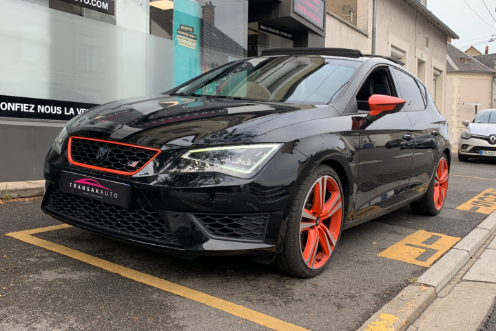 SEAT LEON