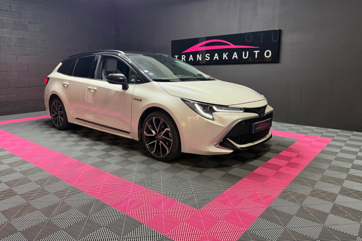 TOYOTA COROLLA TOURING SPORTS HYBRIDE
